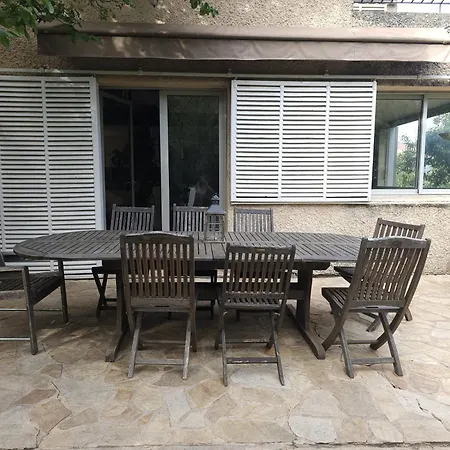 La Toulonnaise-jardin-espace Apartment *
